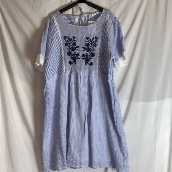 hagel Dresses & Skirts - Hagel Medium Dress